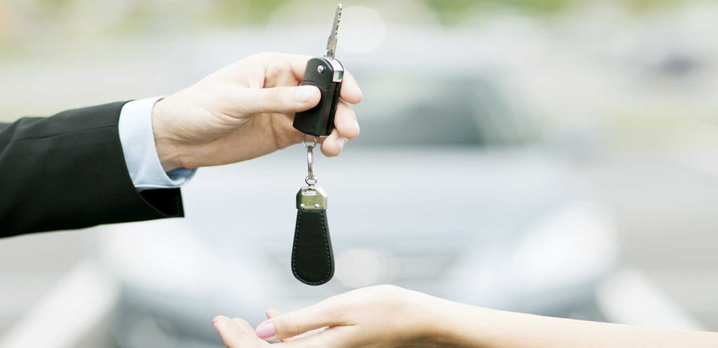 Scambio di chiavi tra proprietari di auto