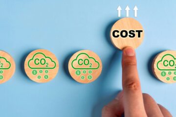 La tassa sul carbonio "carbon tax" (CBAM) mira a disincentivare economicamente l’uso di fonti energetiche inquinanti. Ma nel frattempo a Bruxelles si propongono rinvii ed esenzioni. 