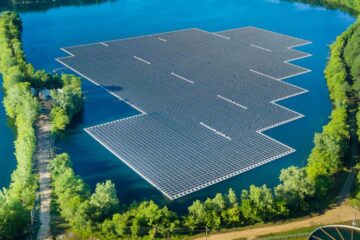 Il fotovoltaico flottante può contribuire in modo significativo al raggiungimento degli obiettivi energetici e ambientali dell’Italia.