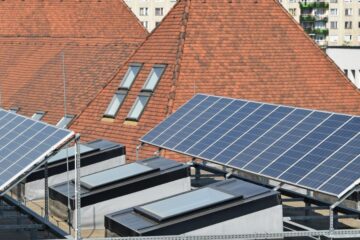 La presenza del fotovoltaico sul tetto non può essere più percepita in assoluto come fattore di disturbo visivo nei centri storici. Ecco cosa ha decretato il Consiglio di Stato.